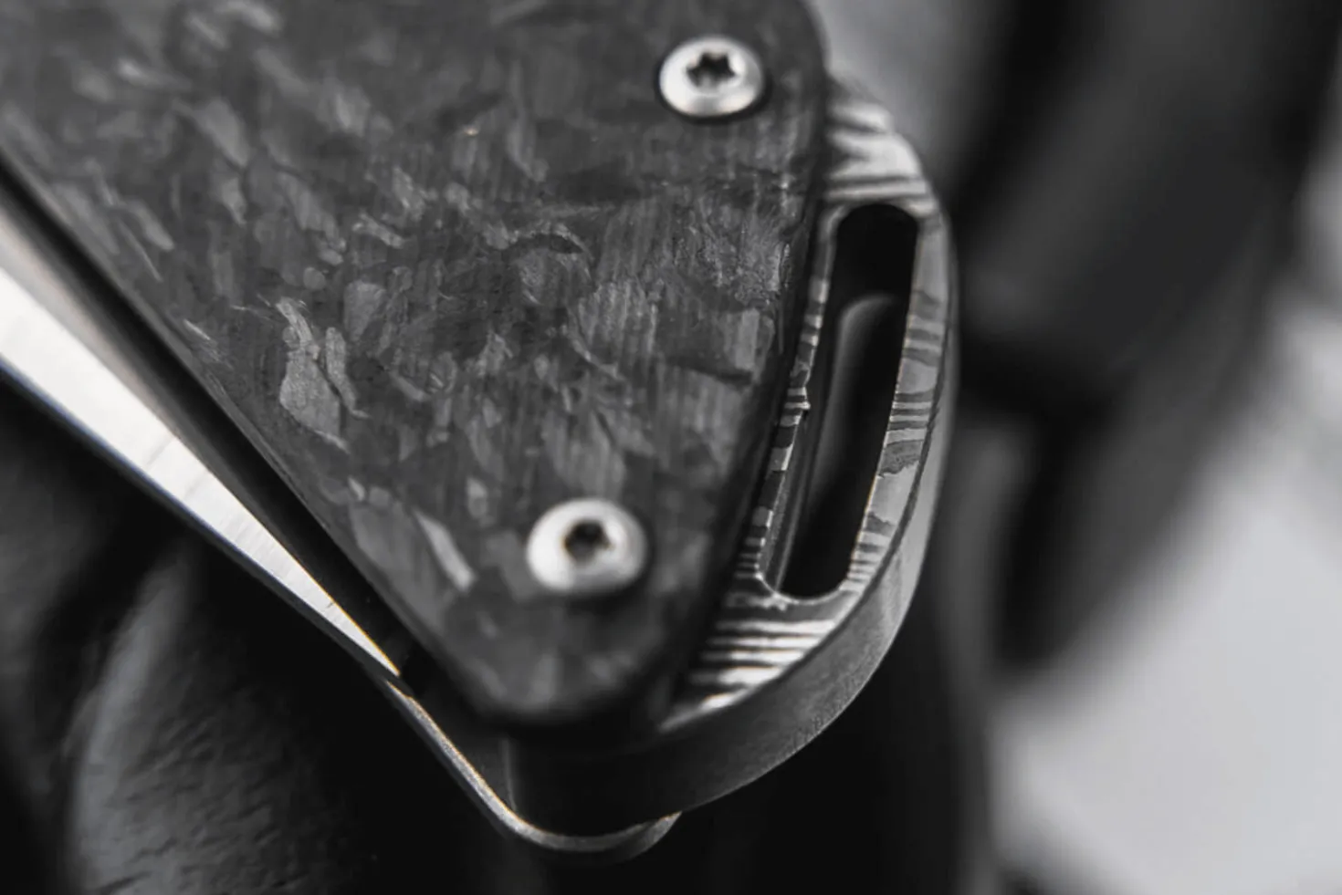 Couteau pliant Böker Sherman EDC 110665 manche en carbone noir 10,3cm