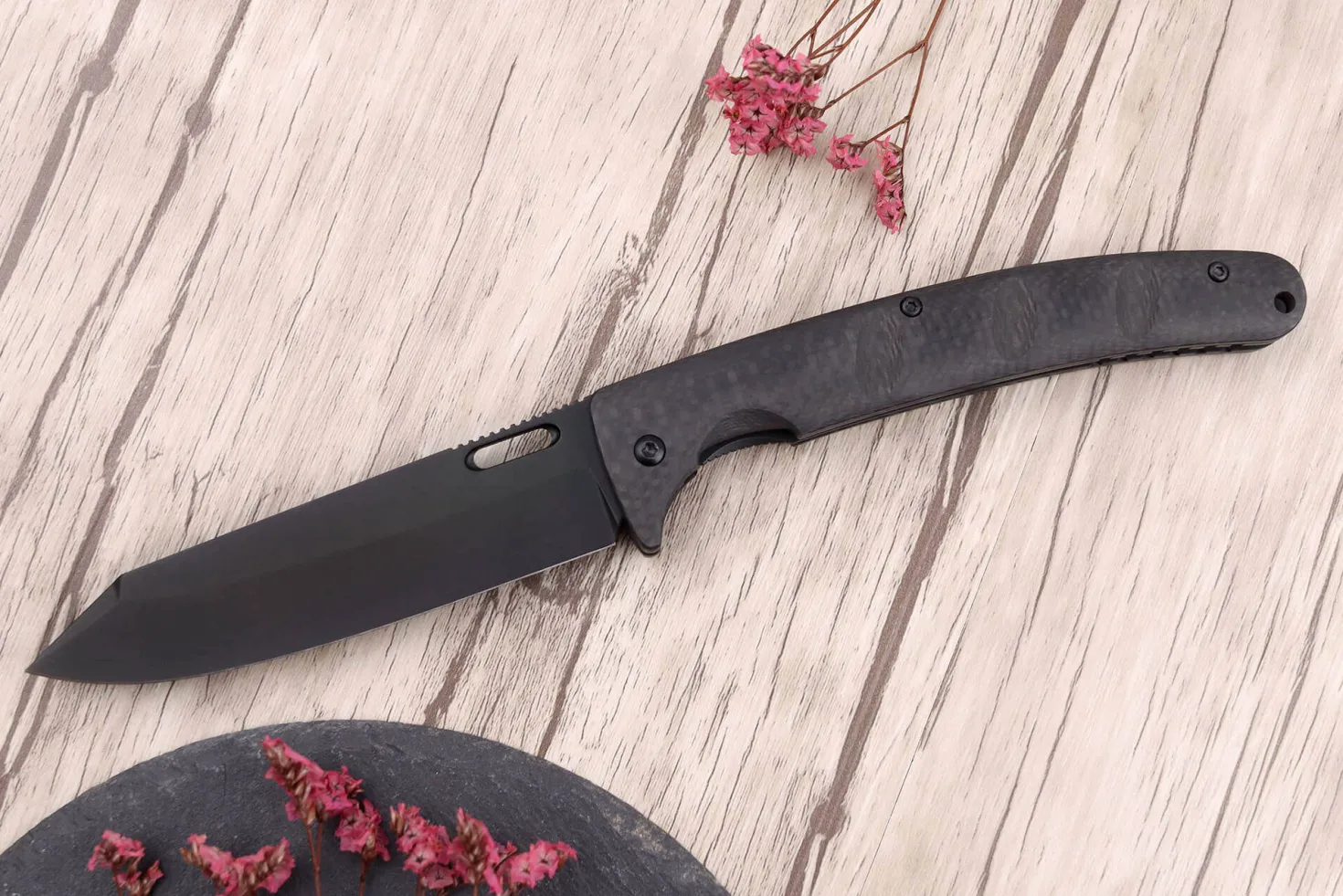 Couteau pliant japonais Yu Kurosaki Kurohyo SG2 manche en fibre de carbone 13,2cm