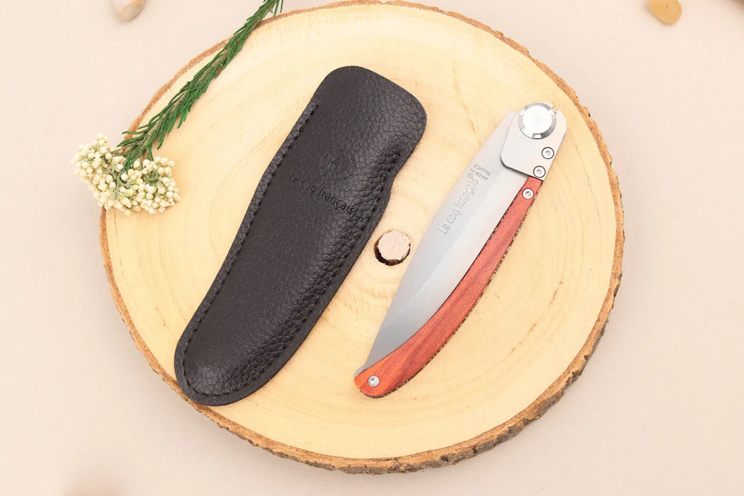 Couteau pliant Le Coq Français Tropical Red Heart artisanal manche bois rouge 11,5cm + étui