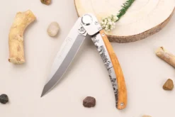 Couteau pliant Le Coq Français Paris artisanal manche bois d'olivier 11,5cm + étui