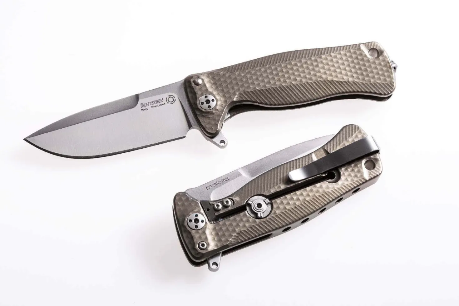 Couteau pliant LionSteel SR22 manche titanium 10cm pic brise-vitre