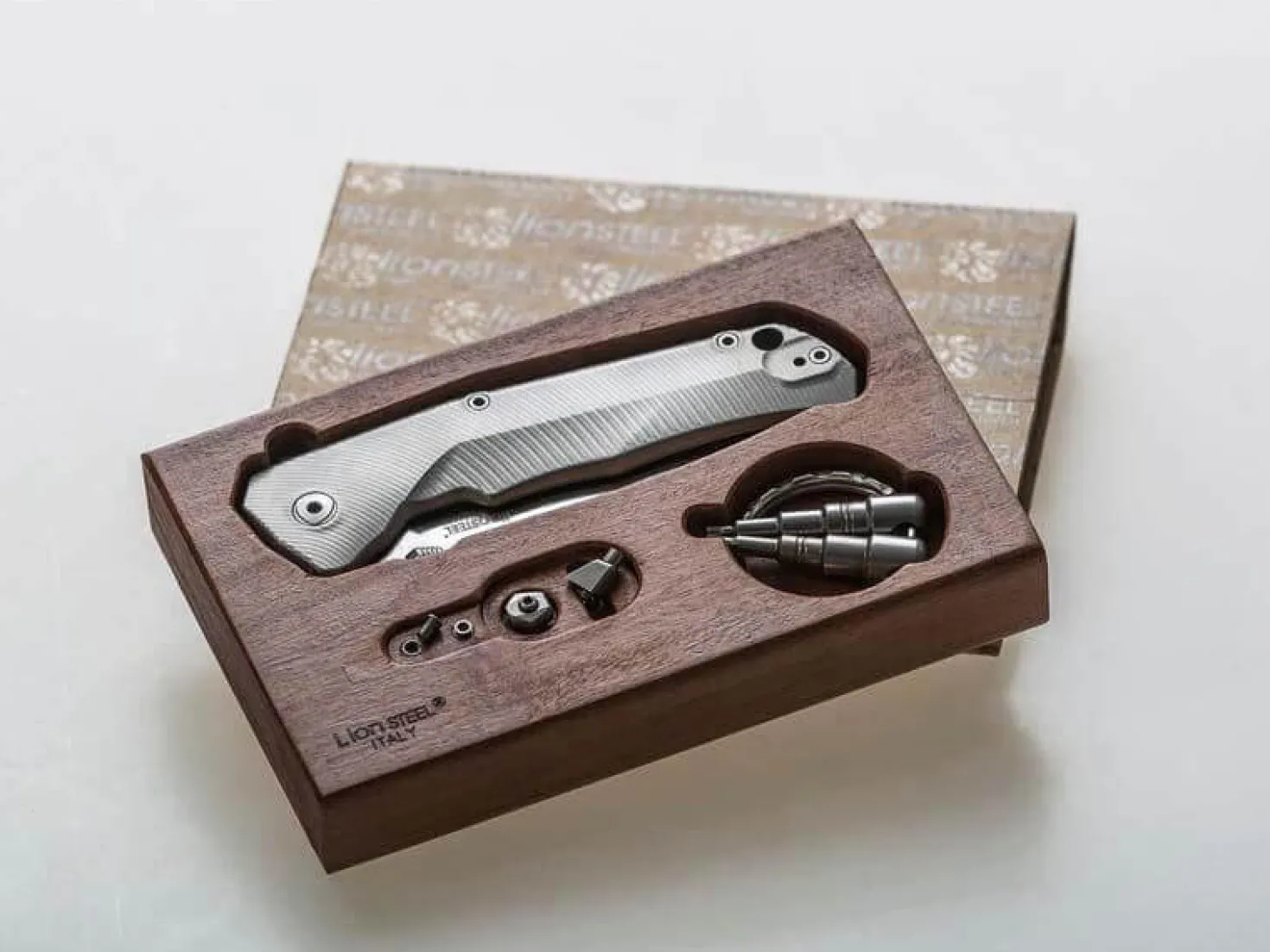 Couteau pliant LionSteel Tre manche 10cm + coffret bois