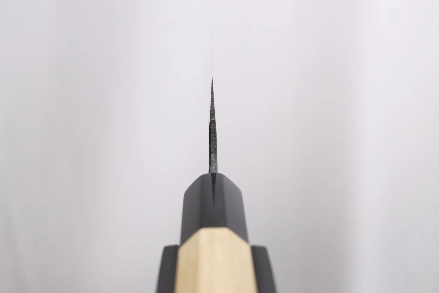 Couteau santoku 18cm japonais artisanal Sakai Kikumori Kikuzuki Kuro