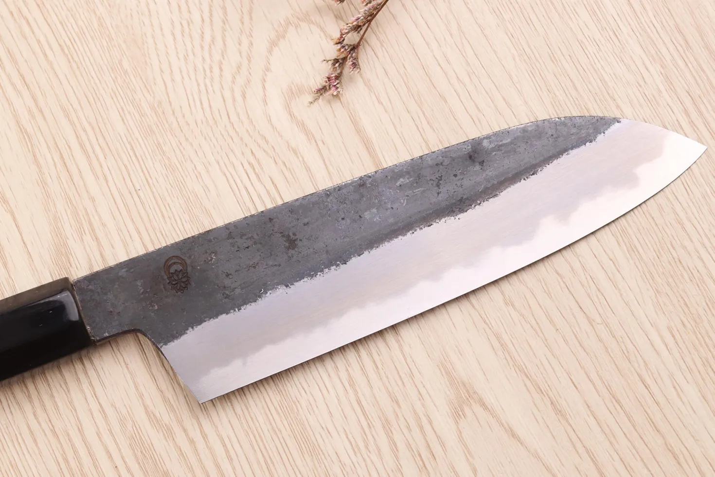 Couteau santoku 18cm japonais artisanal Sakai Kikumori Kikuzuki Kuro