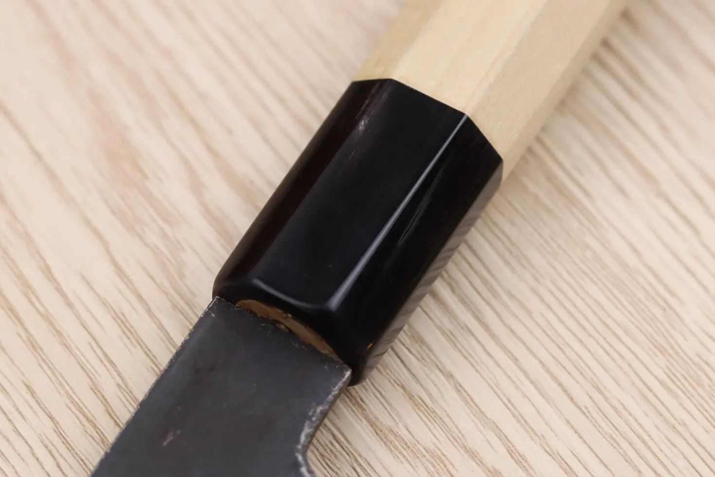 Couteau santoku 18cm japonais artisanal Sakai Kikumori Kikuzuki Kuro