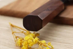 Couteau santoku 19,5cm japonais artisanal Sukenari SG2 San Maï manche en bois de rose