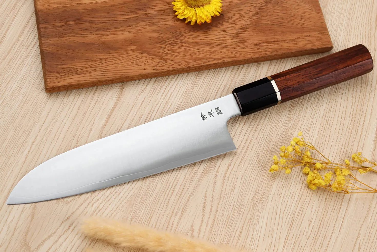 Couteau santoku 19,5cm japonais artisanal Sukenari SG2 San Maï manche en bois de rose