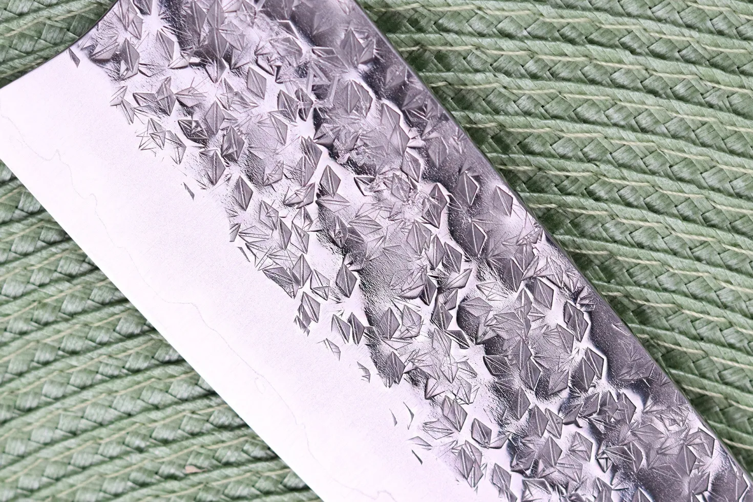 Couteau santoku 16,5cm japonais artisanal Makoto Kurosaki Samidorizuki SGStrix