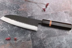 Couteau santoku 16,5cm japonais artisanal Yuzo Black SLD ébène et cognassier