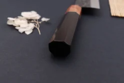 Couteau santoku 16,5cm japonais artisanal Masashi Yamamoto SLD Kuro damas