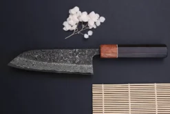Couteau santoku 16,5cm japonais artisanal Masashi Yamamoto SLD Kuro damas