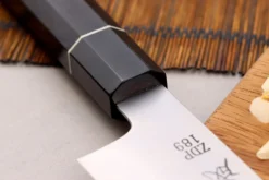 Couteau santoku 19,5cm japonais artisanal Sukenari ZDP-189 San Maï manche en ébène