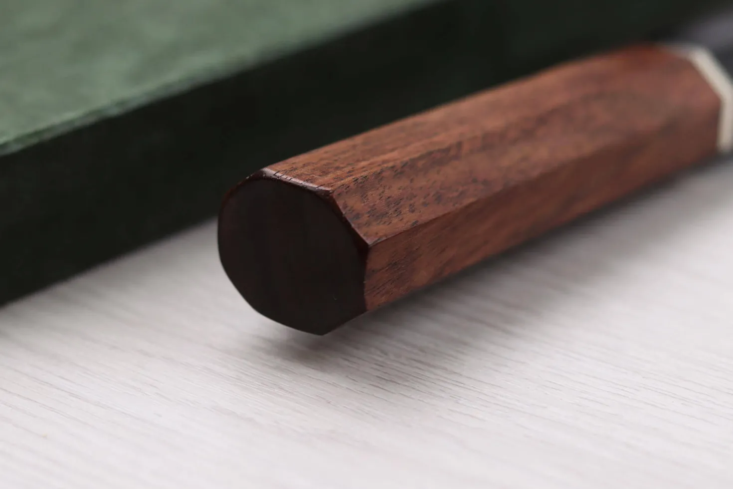 Couteau santoku 19,5cm japonais artisanal Sukenari HAP40 San Maï manche en bois de rose