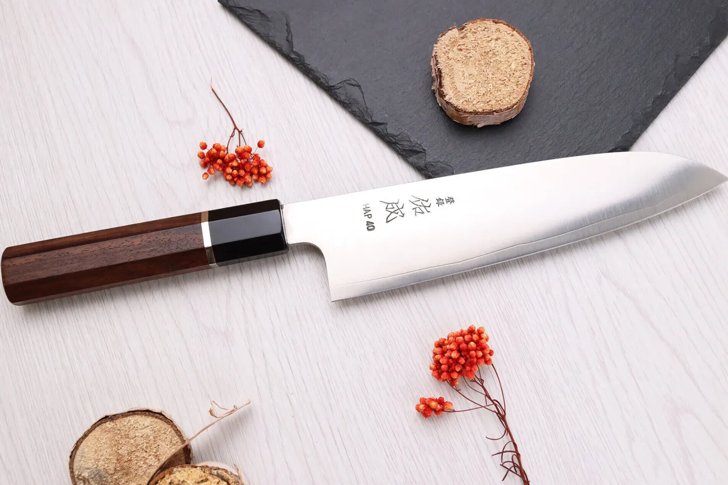 Couteau santoku 19,5cm japonais artisanal Sukenari HAP40 San Maï manche en bois de rose