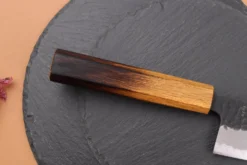 Couteau santoku 16,5cm japonais artisanal Yuzo Black AS chêne brûlé