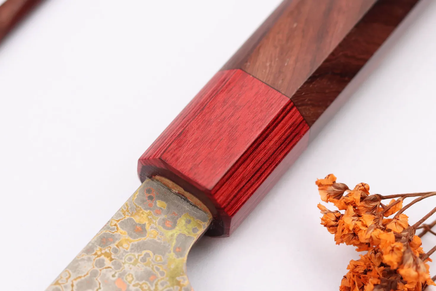 Couteau santoku 16,5cm japonais artisanal Takeshi Saji VG10 Rainbow Nashiji
