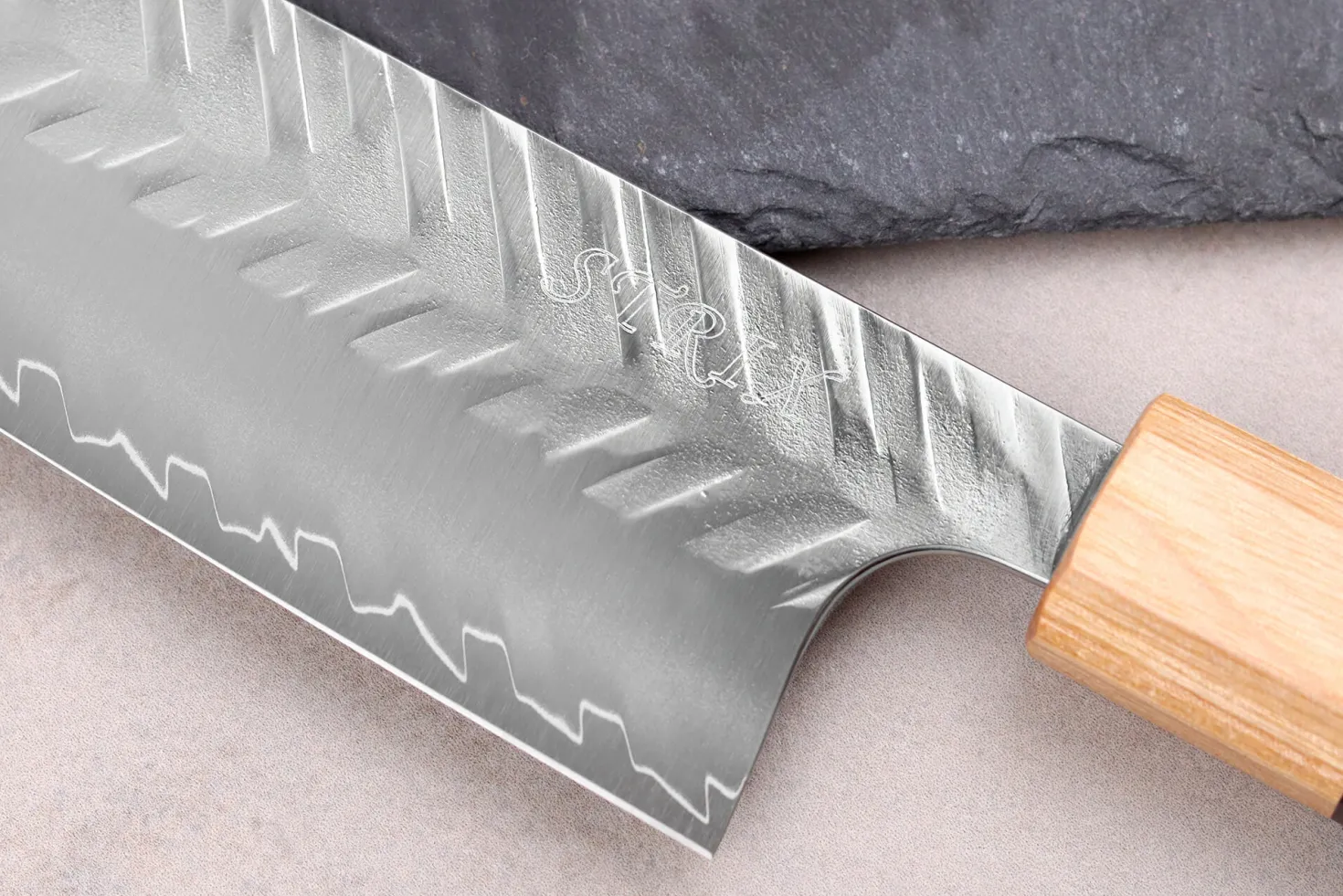 Couteau santoku 16,5cm japonais artisanal Yoshimi Kato SPG Strix V-Tsuchime