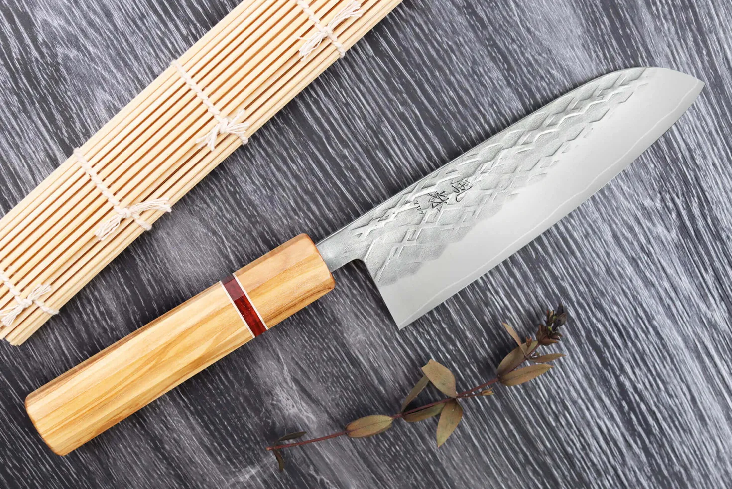 Couteau santoku 16,5cm japonais artisanal Yuzo SLD olivier et sequoia