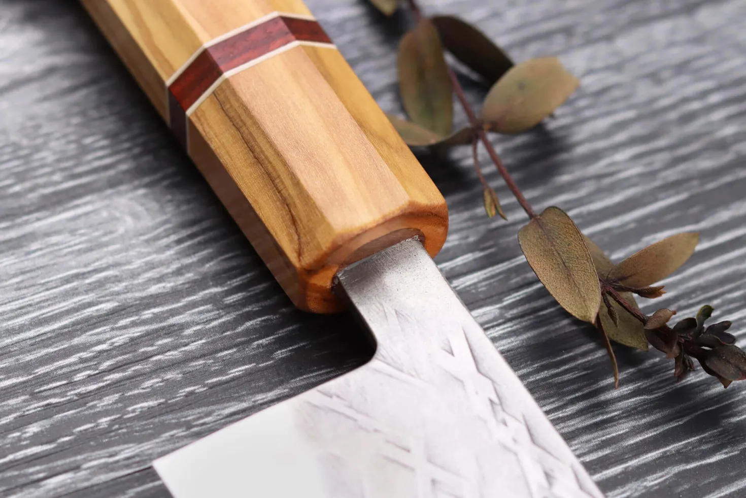 Couteau santoku 16,5cm japonais artisanal Yuzo SLD olivier et sequoia