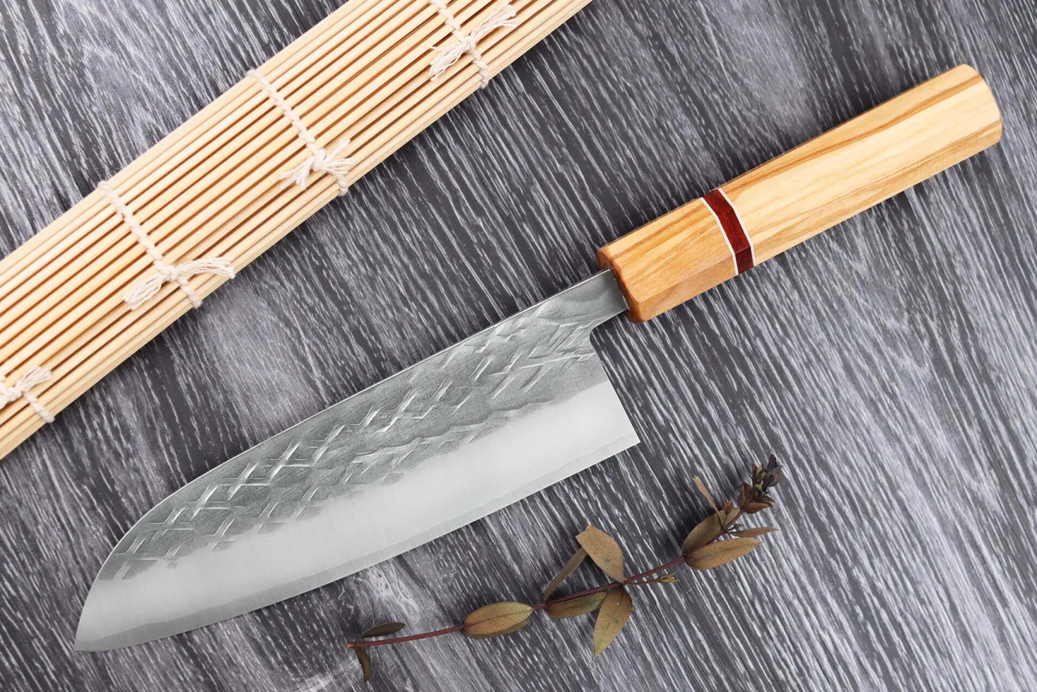 Couteau santoku 16,5cm japonais artisanal Yuzo SLD olivier et sequoia