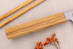 Couteau santoku 16,5cm japonais artisanal Sakai Kikumori TS10 en chêne