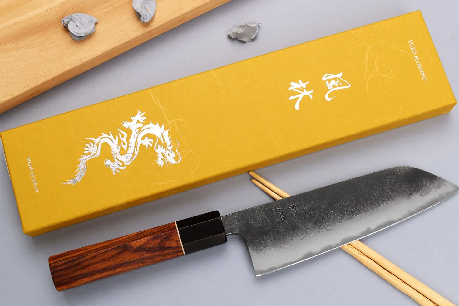 Couteau santoku 16,5cm japonais artisanal Yuzo Black Nashiji