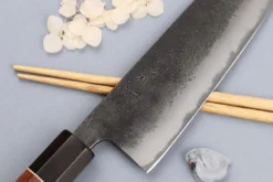 Couteau santoku 16,5cm japonais artisanal Yuzo Black Nashiji