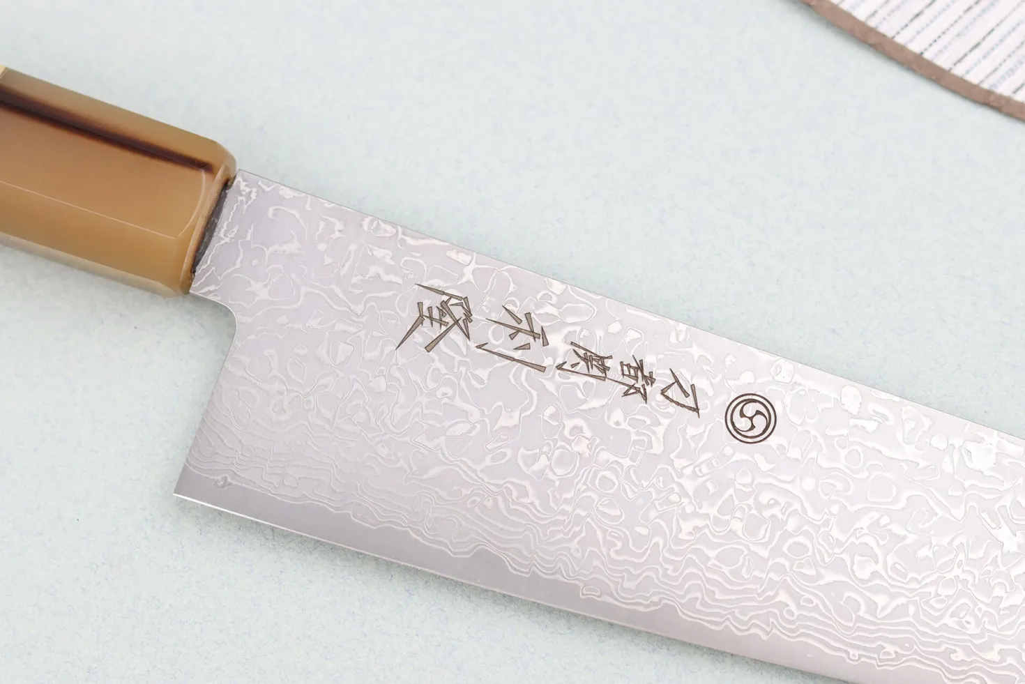 Couteau santoku 18cm japonais artisanal Toshitaka Suminagashi SG2 Damas