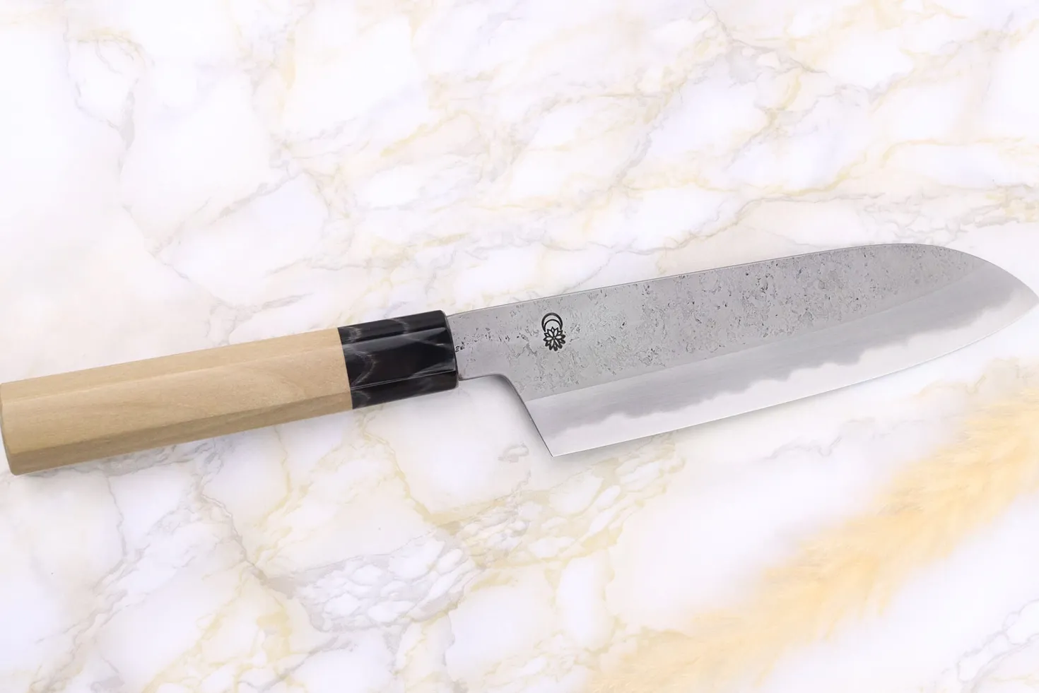 Couteau santoku 18cm japonais artisanal Sakai Kikumori Kikuzuki Rin