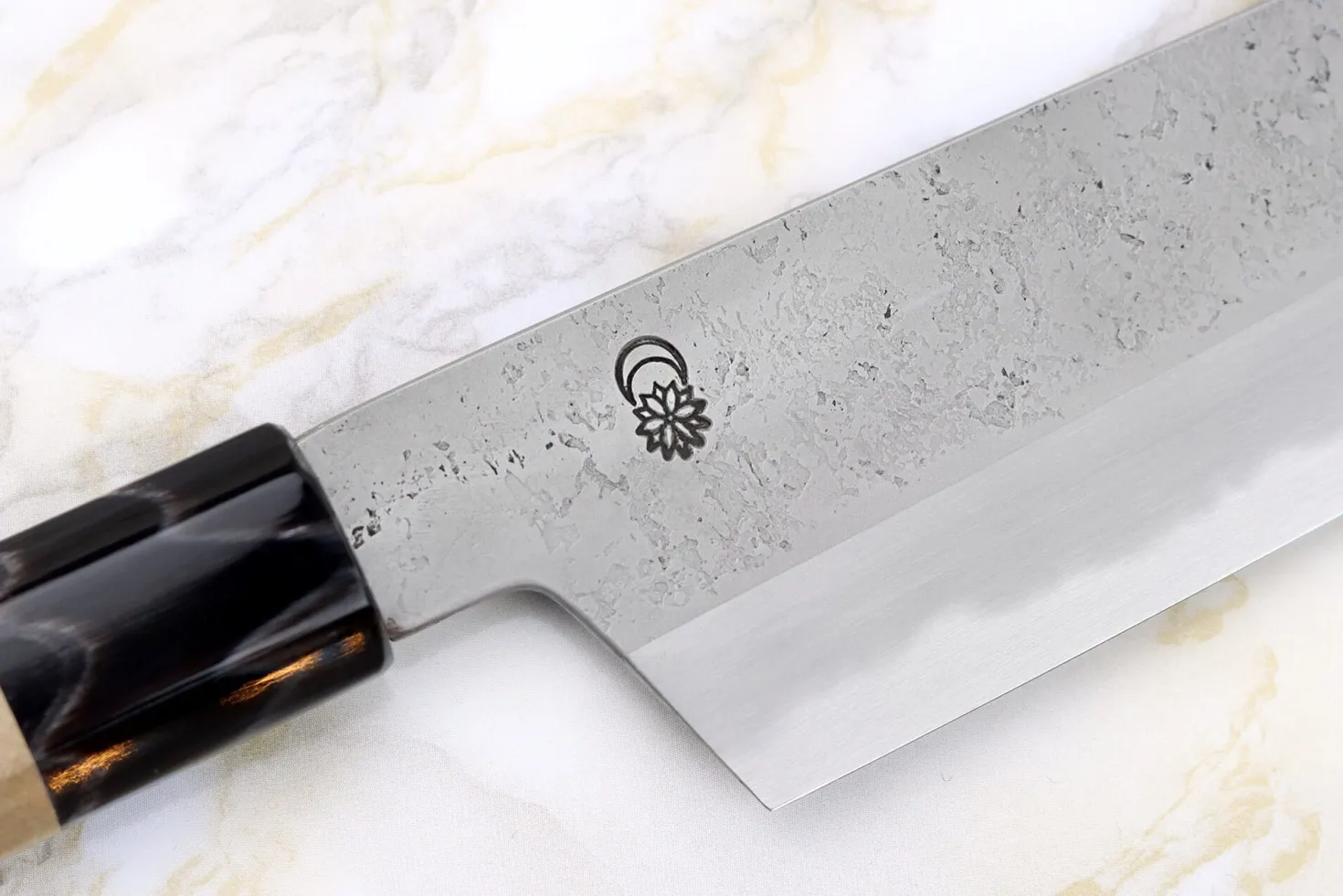 Couteau santoku 18cm japonais artisanal Sakai Kikumori Kikuzuki Rin