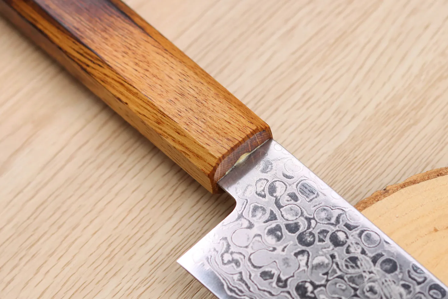 Couteau santoku japonais artisanal Yoshihiro ZAD lame damassée 18cm
