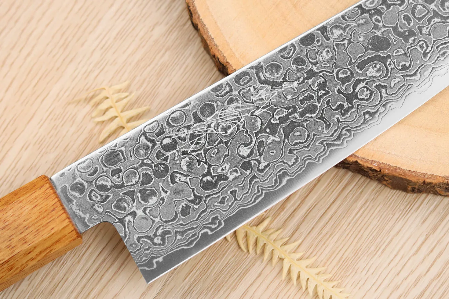 Couteau santoku japonais artisanal Yoshihiro ZAD lame damassée 18cm