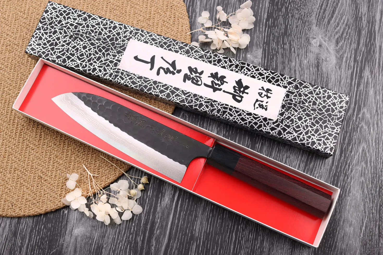Couteau santoku japonais artisanal Nao Yamamoto Damas AS brut de forge 16,5cm