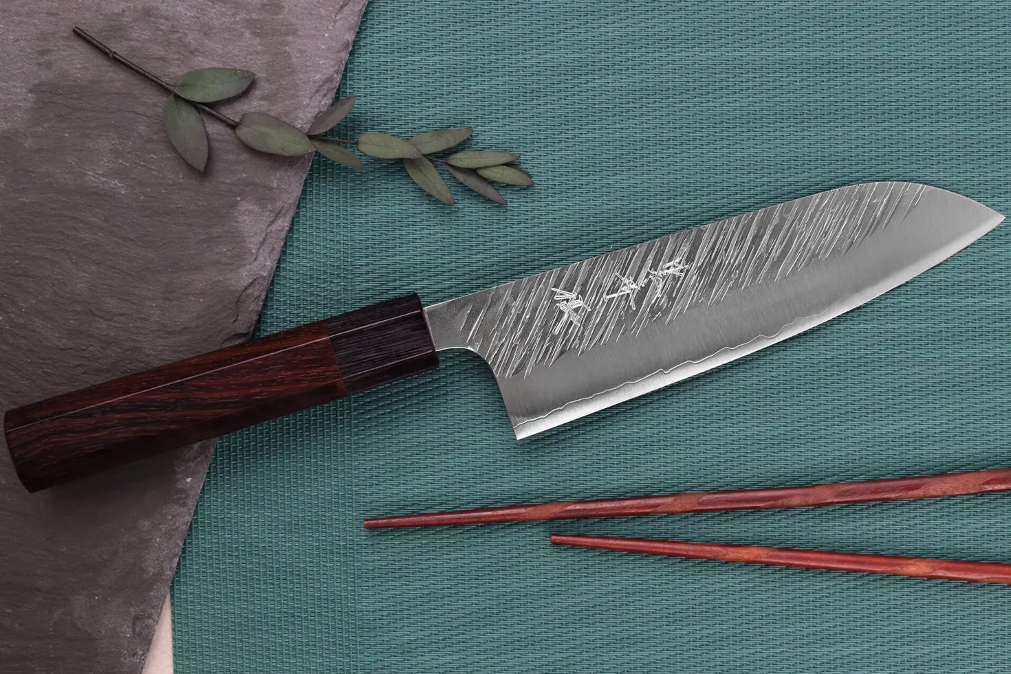 Couteau santoku japonais artisanal Yu Kurosaki Fujin 16,5cm SG2