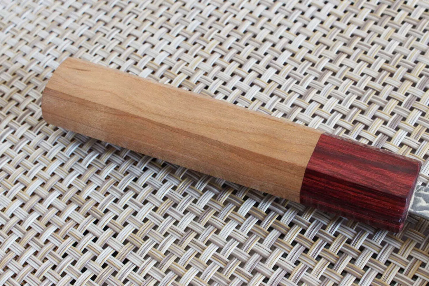 Couteau santoku japonais artisanal Yoshimi Kato 17cm SG2 Damascus cerisier