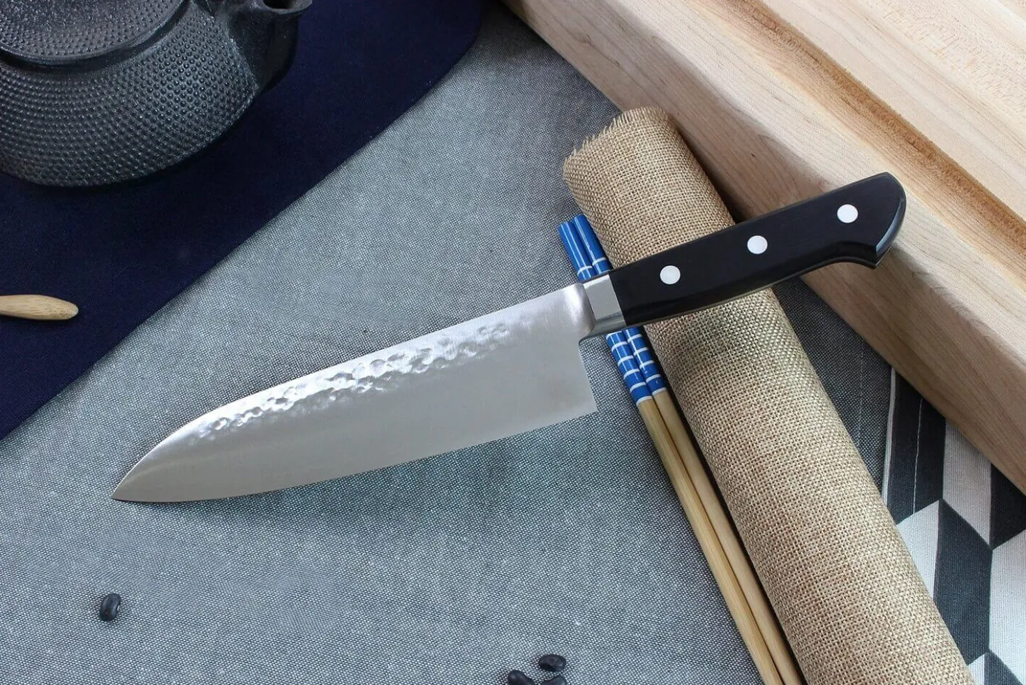 Couteau santoku japonais artisanal Kagekiyo Hammered 18cm
