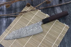 Couteau santoku japonais artisanal Takeshi Saji R2 Nickel Damas 18cm