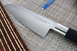 Couteau Santoku japonais KAI Wasabi Black lame 16.5cm