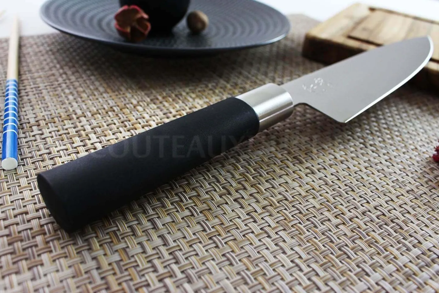 Couteau Santoku japonais KAI Wasabi Black lame 16.5cm