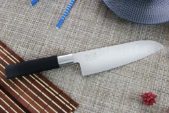 Couteau Santoku japonais KAI Wasabi Black lame 16.5cm