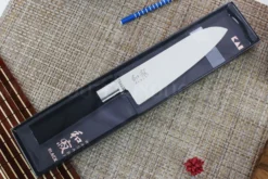 Couteau Santoku japonais KAI Wasabi Black lame 16.5cm