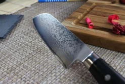 Couteau santoku japonais Satake Cutlery Helios 17cm damas 69 couches