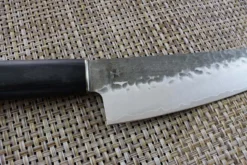 Couteau santoku japonais Shizu Hamono Yamato martelé 18cm manche sombre