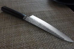 Couteau santoku japonais Shizu Hamono Yamato martelé 18cm manche sombre