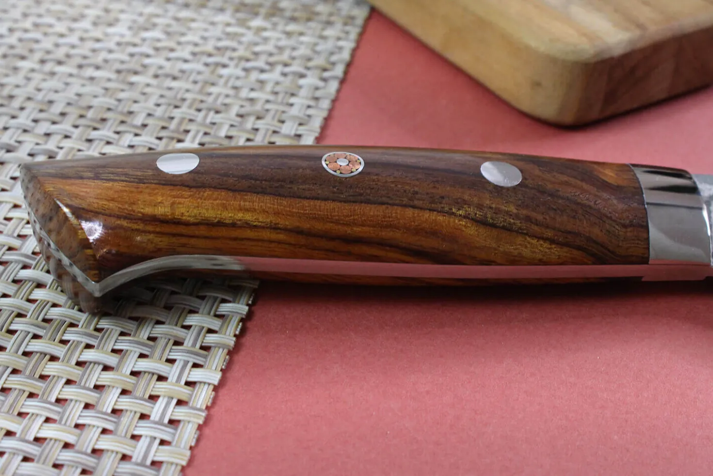 Couteau santoku japonais Takeshi Saji R2 Damas Mosaïque 17,5cm
