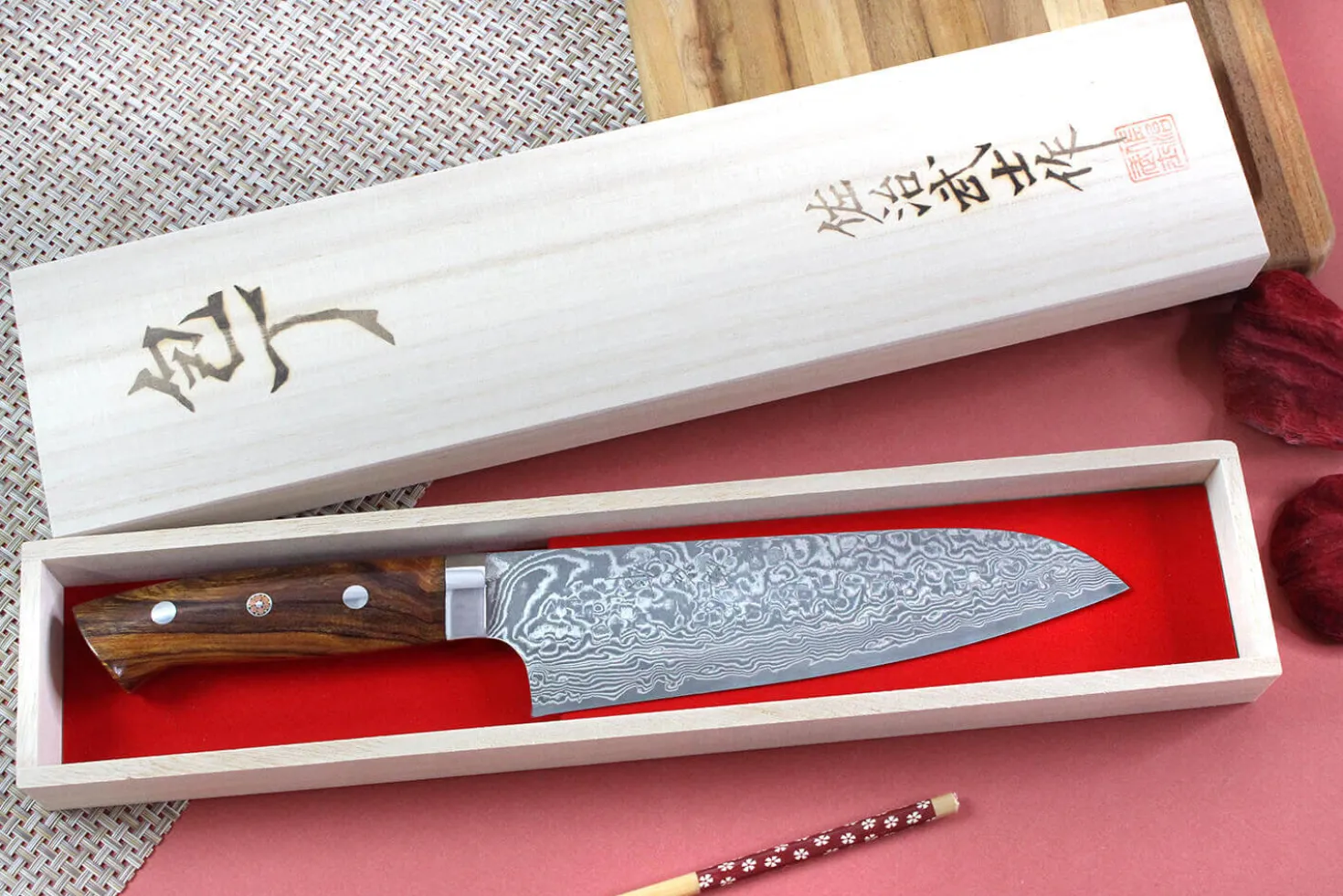 Couteau santoku japonais Takeshi Saji R2 Damas Mosaïque 17,5cm