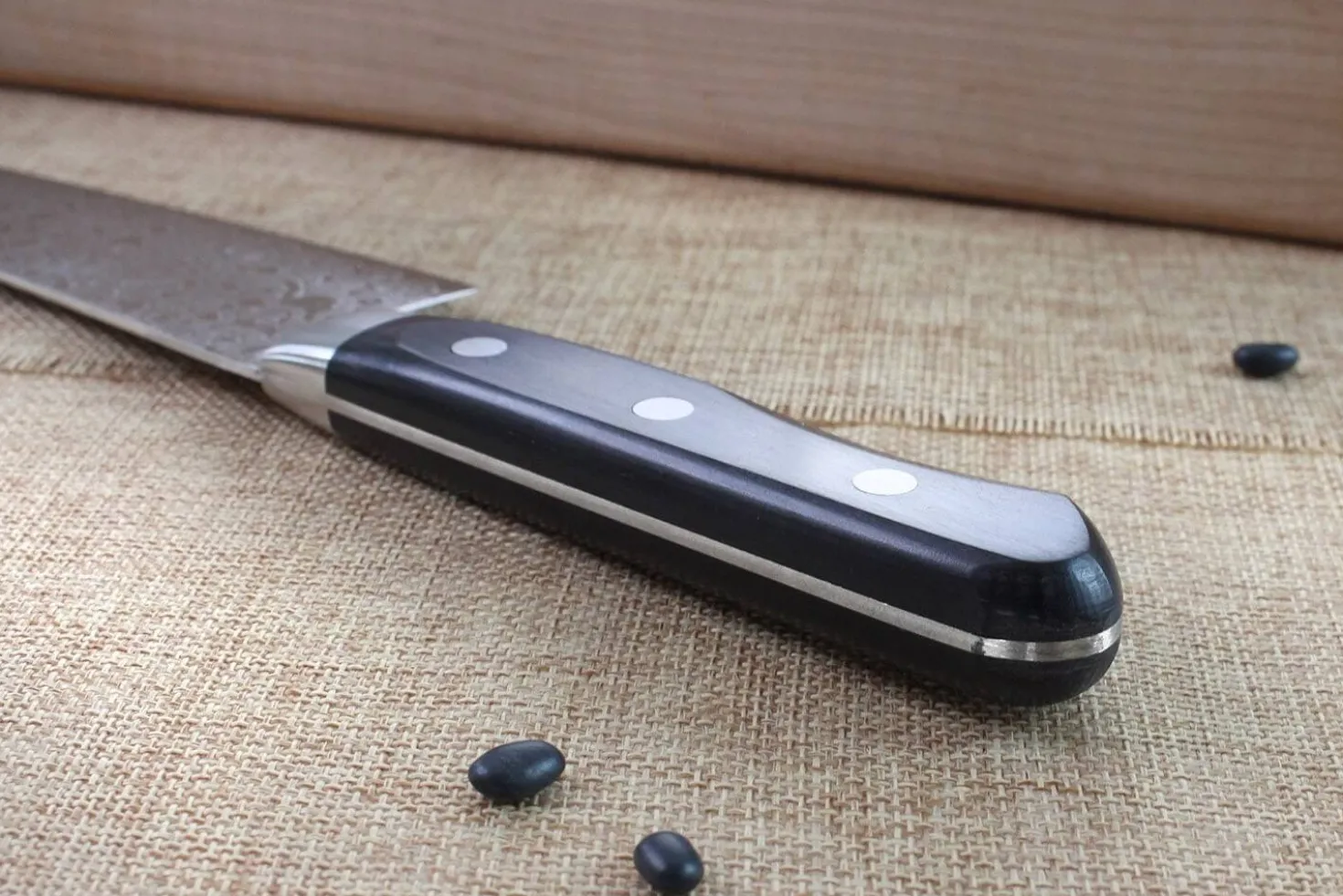 Couteau santoku japonais Tsunehisa VG10 Damascus 45 couches 16.5cm