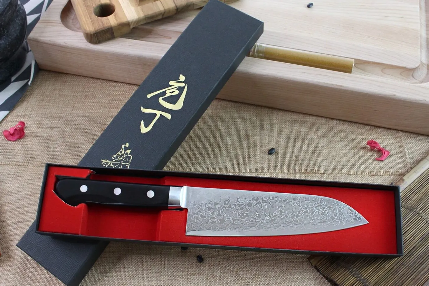 Couteau santoku japonais Tsunehisa VG10 Damascus 45 couches 16.5cm