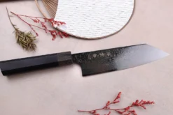 Couteau santoku kiritsuke japonais Kanetsugu Zuiun Kiwami revêtement DLC 18cm
