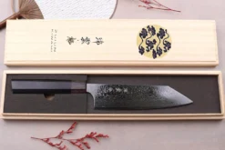 Couteau santoku kiritsuke japonais Kanetsugu Zuiun Kiwami revêtement DLC 18cm